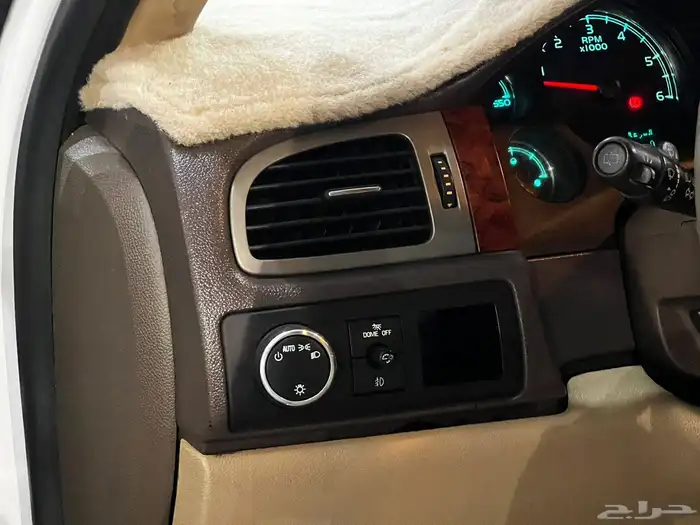 تاهو 2013 LT نظيف جدا ب 39 الف شامل 18