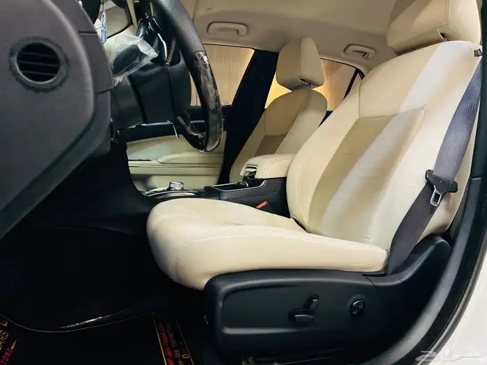 كرايزلر 2018 C300 V6 (بحاله ممتازه) 8