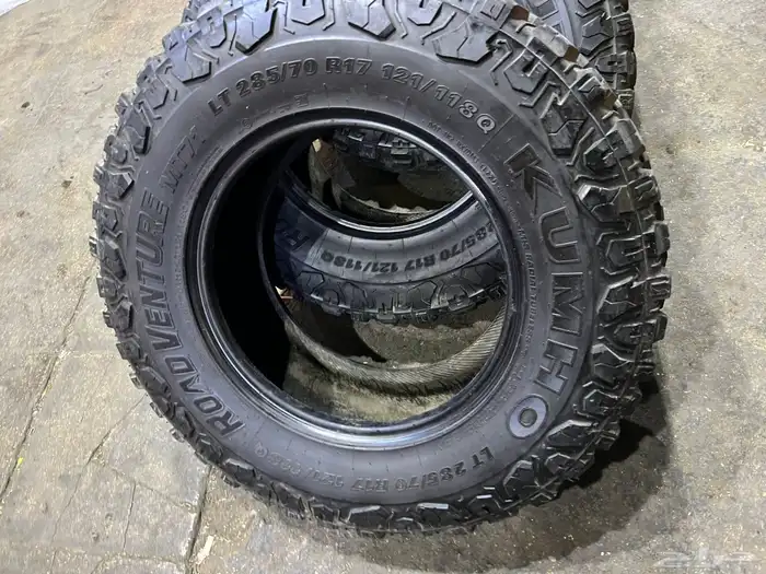 كفرات كومهو حجري كامل مقاس 285 70 17 8