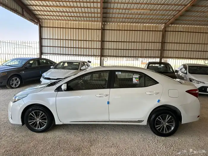 للبيع تويوتا كورلا 2015 نص فل نظيفه 1