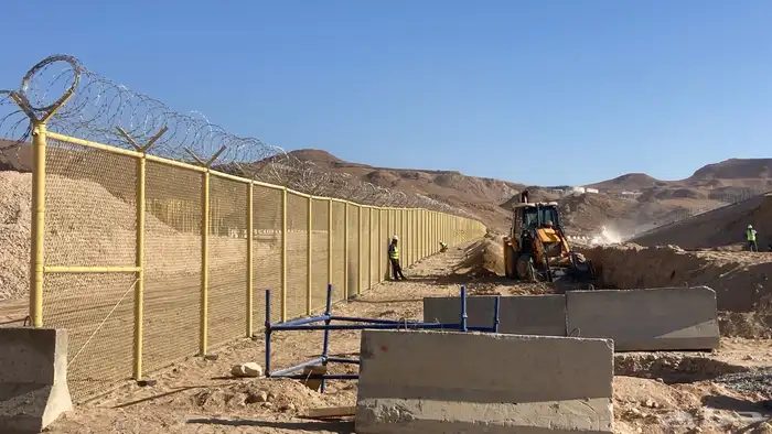 نحن نقوم بشغل جميع أنواع الشبوك 0