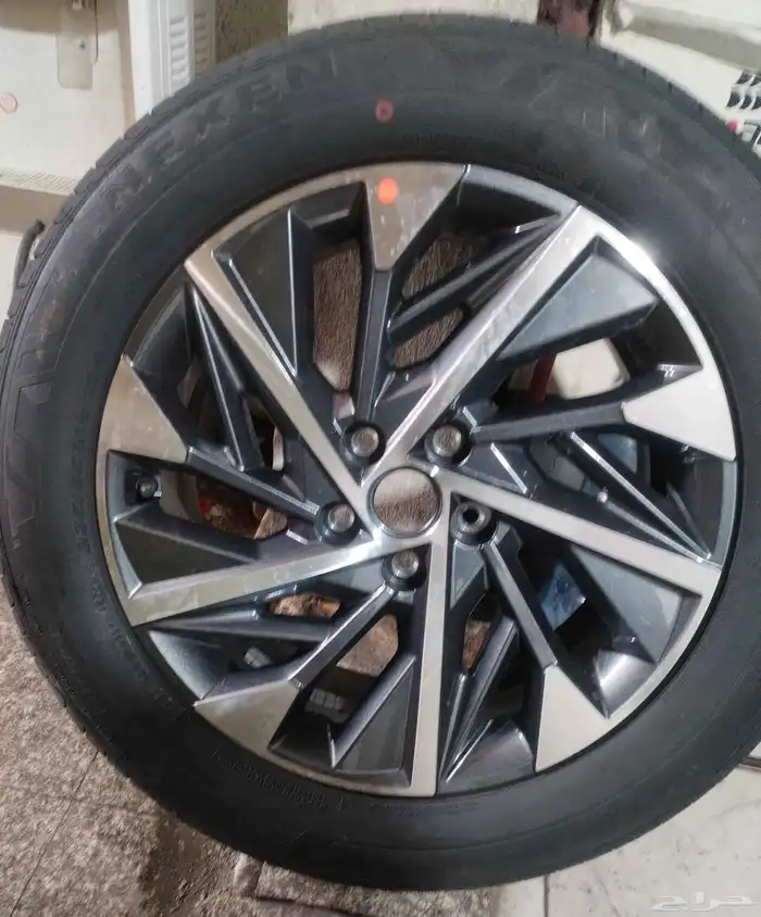 جنط توسان مقاس 18 أصلي وكالة جديد مع كفر نكسن جديد 1