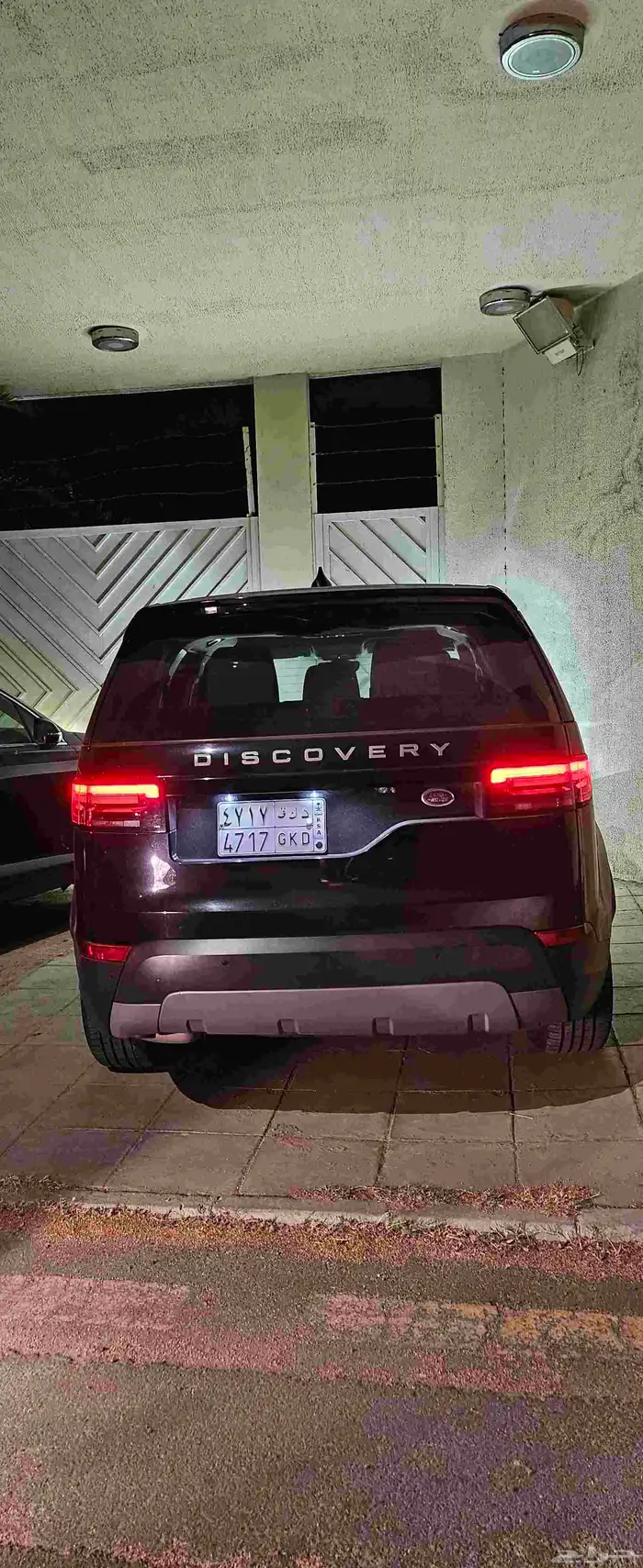 جيب لاند روفر ديسكفري 2020 لون اسود اخو الجديد وعلى الشرط بو 0