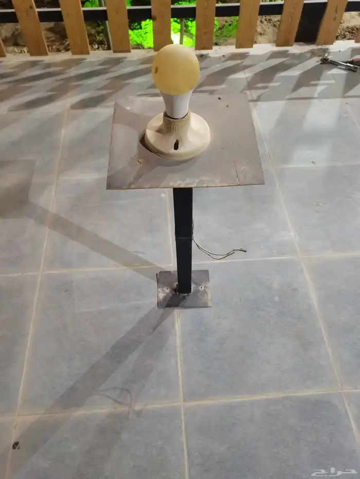 لمبة مع القاعده للبيع 0