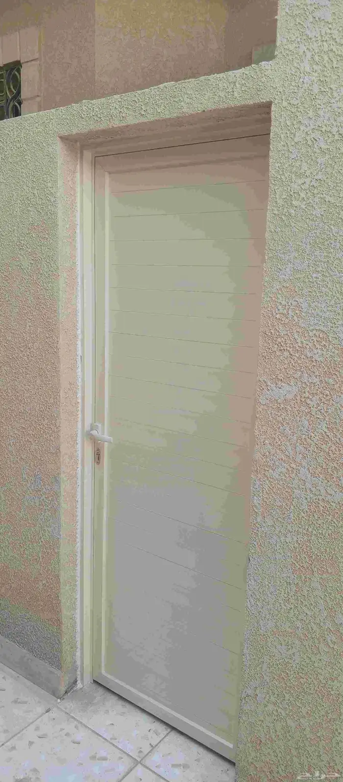 باب تيوب ___في اسود_ في بيج _في ابيت 3