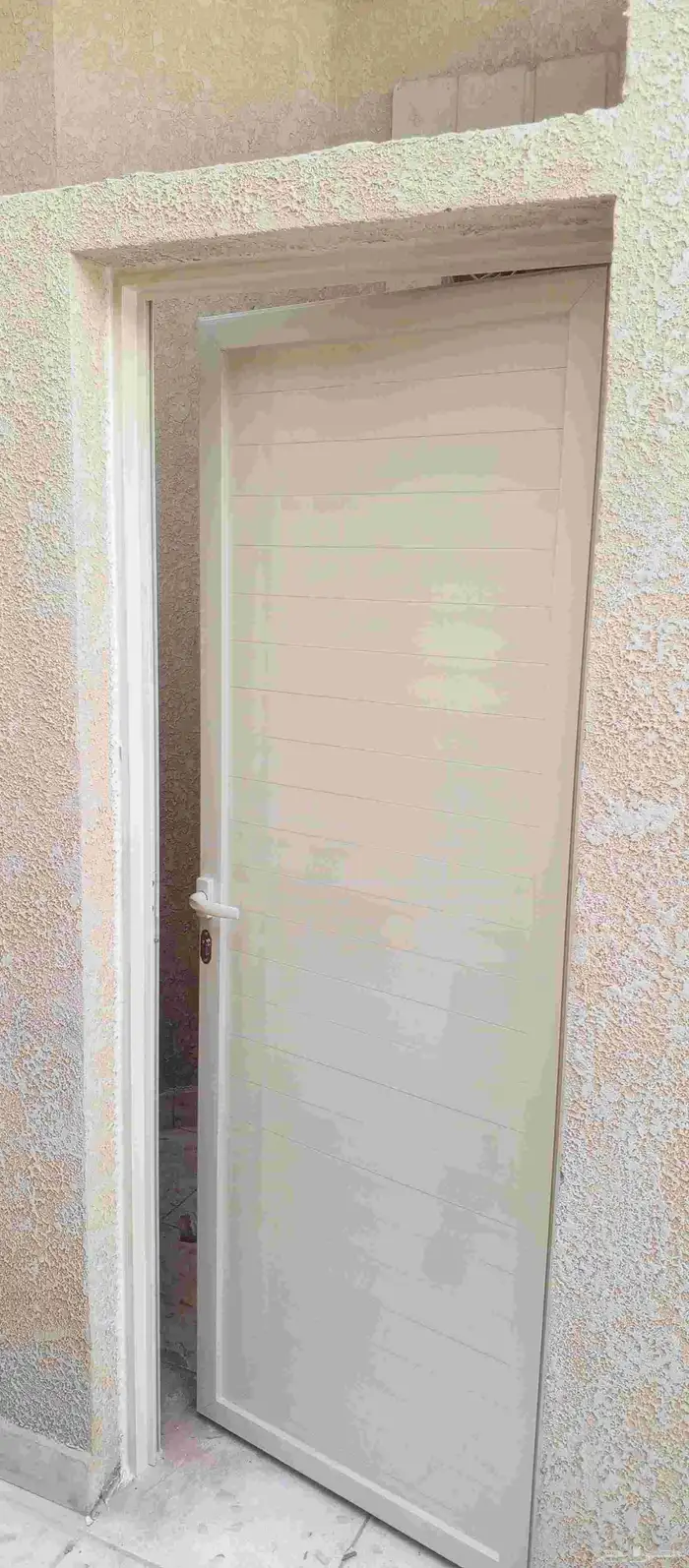 باب تيوب ___في اسود_ في بيج _في ابيت 2