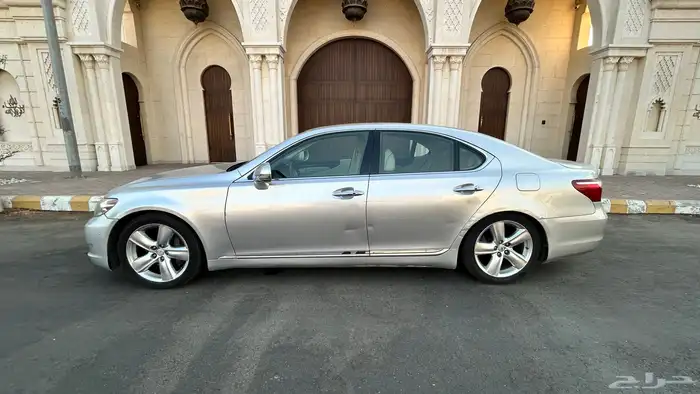 لكزس LS460 موديل 2010 سعودي 7