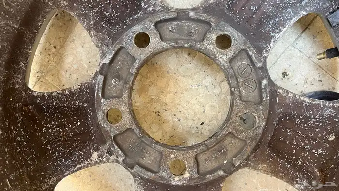 طقم جنوط لاندكروزر 98 اصلي 4