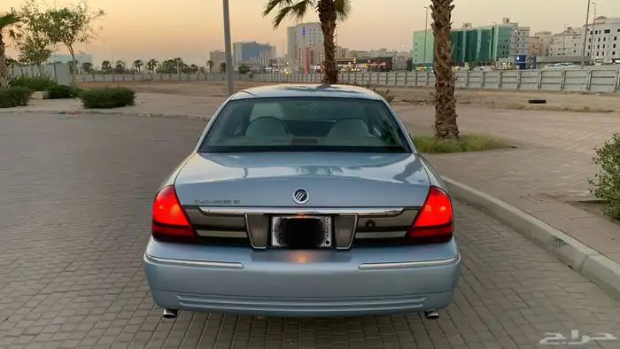فورد جراند ماركيز2007 إصدار 100 عام 4
