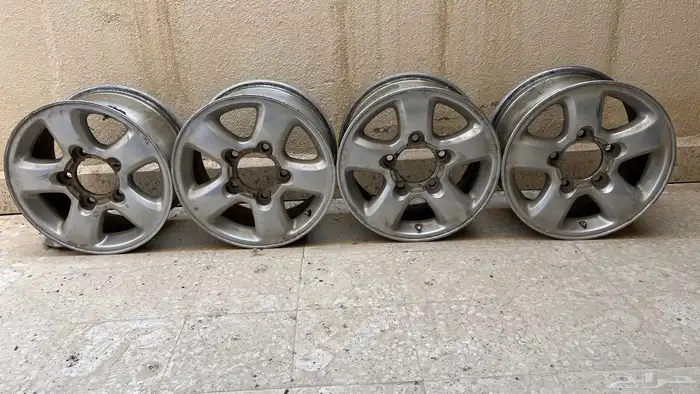 طقم جنوط لاندكروزر 98 اصلي 0