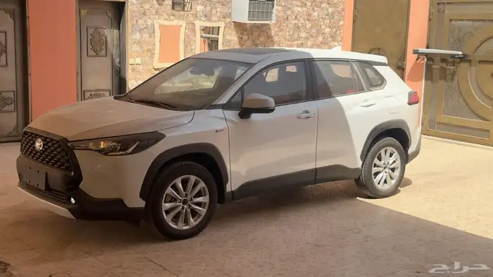 كرولا اصفار هايبرد 2025( كروس ) 8