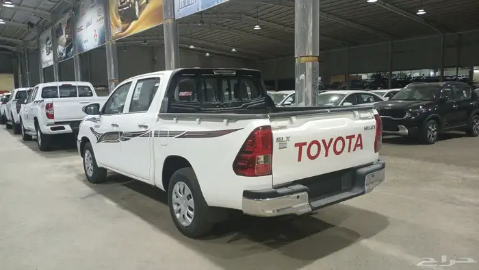 تويوتا هايلكس غمارتين بنزين 2025 جديده 1