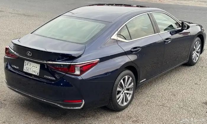 لكزس ES 300h AH 2021 3