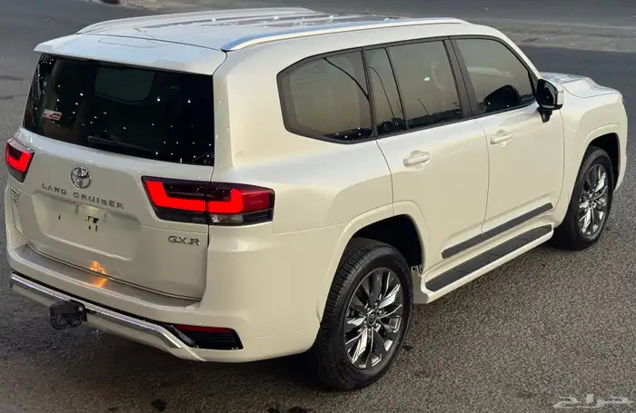 تويوتا لاندكروزر GXR L3 2024 ديزل - شبه الجديد 7