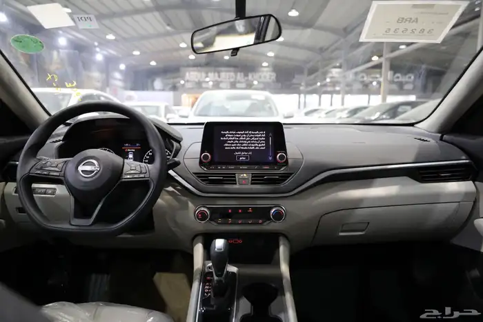 نيسان التيما استند 2025 5