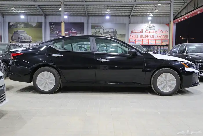 نيسان التيما استند 2025 14