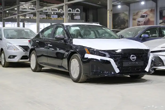 نيسان التيما استند 2025 1