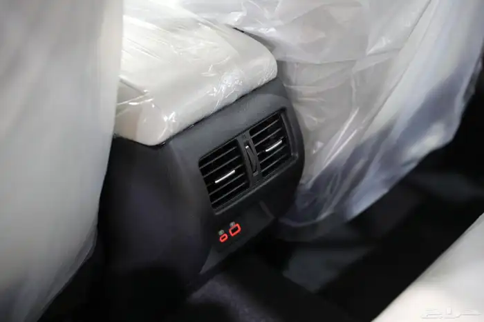 نيسان التيما استند 2025 12