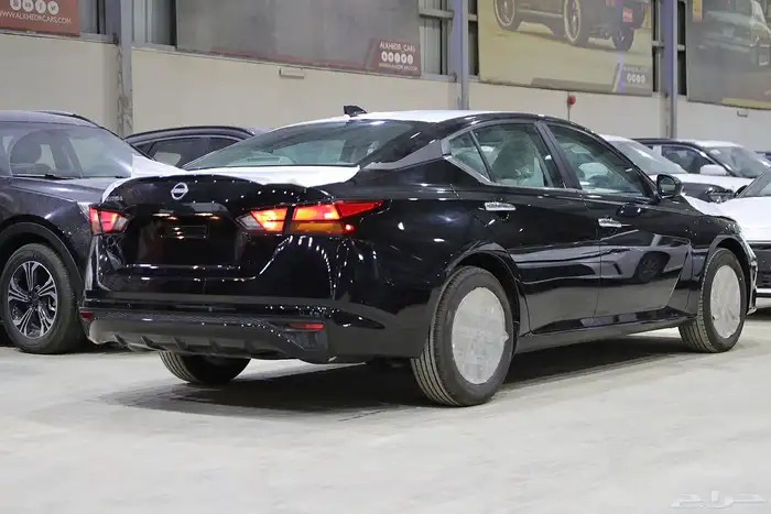 نيسان التيما استند 2025 16