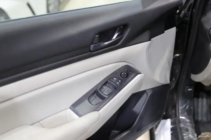 نيسان التيما استند 2025 8