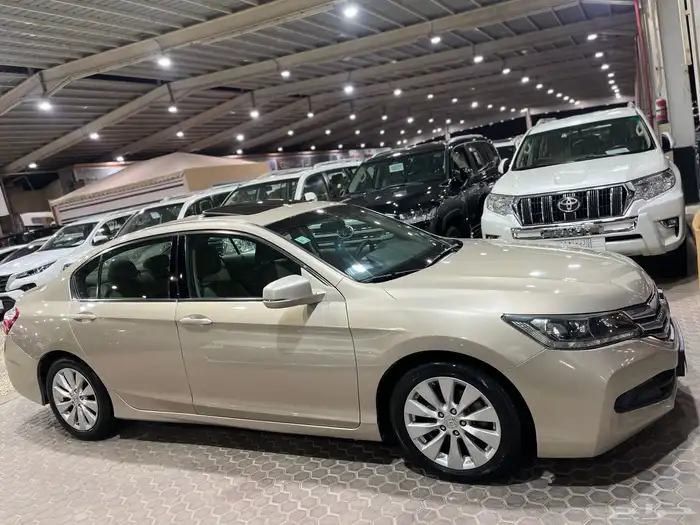 هوندا اكورد 2015 اسبيشل 10