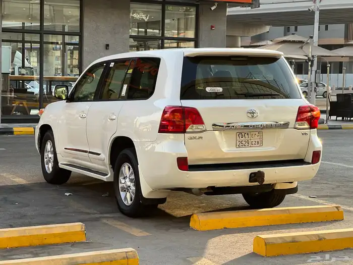 لاندكروزر 2012 GXR 8