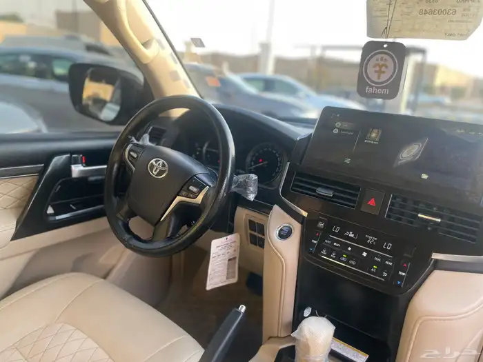 جيب لاندكروزر 2020 ممشى 150 الف فقط ( بريمي) 23