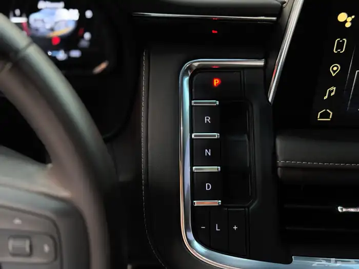 جي ام سي يوكن 2023 اسود دبل 19