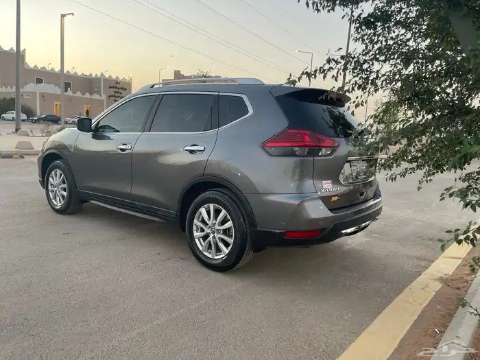 نيسان اكس تريل 5