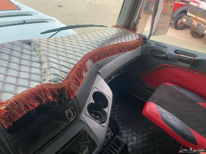 للبيع راس أكتروس 2006 ميقا سبيس نقل عام 18