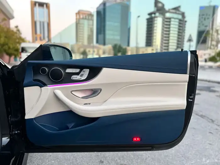 مرسيدس E-Coupe جفالي على الضمان ممشى قليل 14