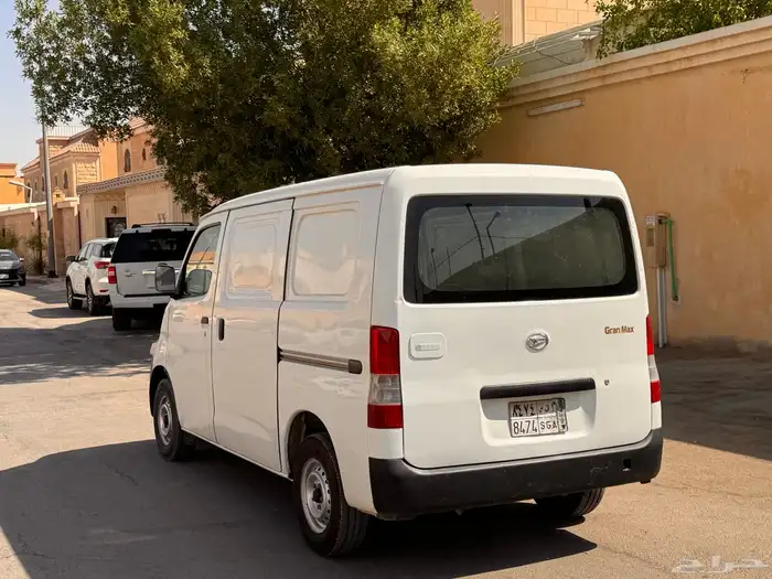 ديهاتسو فان بضاعة 2010 4