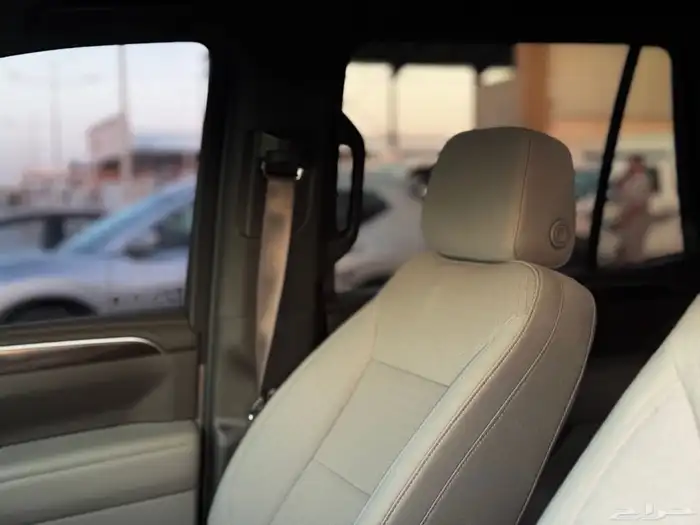 جي ام سي يوكن 2023 اسود دبل 16