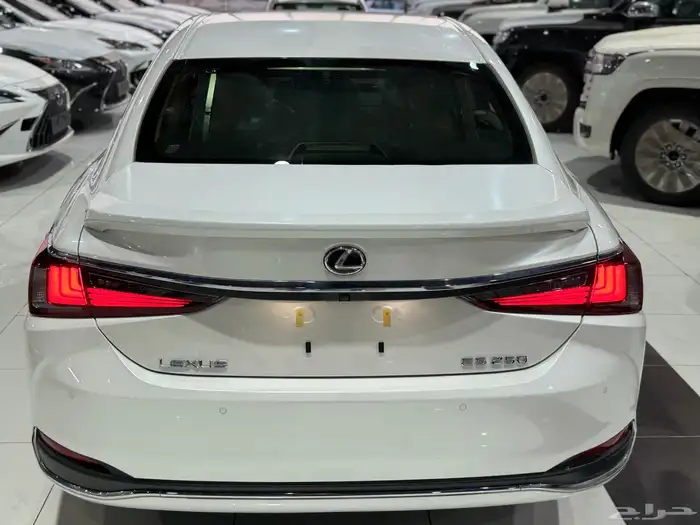 لكزس ES 250 بريمي فتحة سقف 2025 نظام 50-50 12