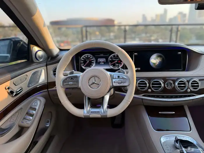 مرسيدس S63 نظيف جدا أسود ملكي 6