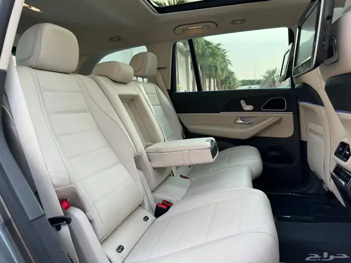 مرسيدس GLS 450 موديل 2020 كت AMG ممشى 68 الف تشيكات وكاله 32