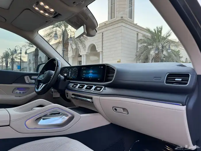 مرسيدس GLS 450 موديل 2020 كت AMG ممشى 68 الف تشيكات وكاله 37