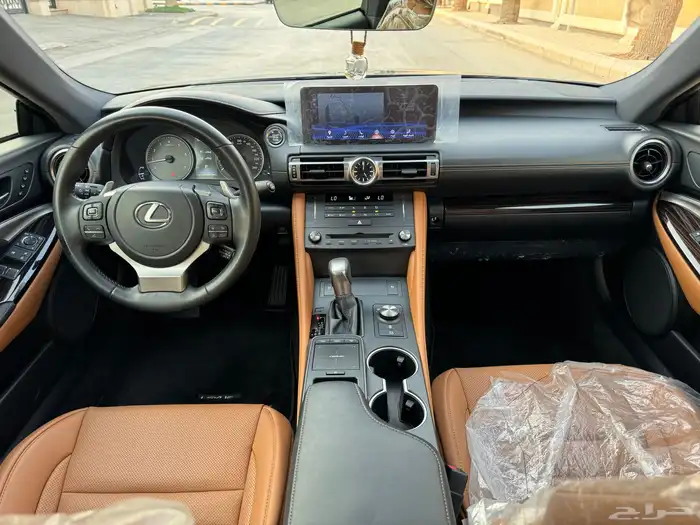 لكزس RC 350 موديل 2023 فل كامل ممشى 16 الف تشيكات وكاله 34