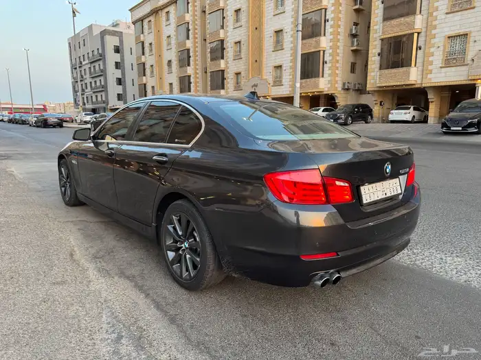 للبيع بي ام 523 i موديل 2011 نظيفه 4