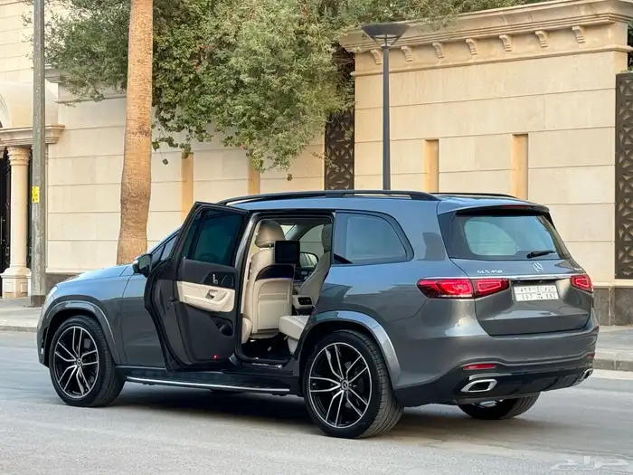 مرسيدس GLS 450 موديل 2020 كت AMG ممشى 68 الف تشيكات وكاله 10