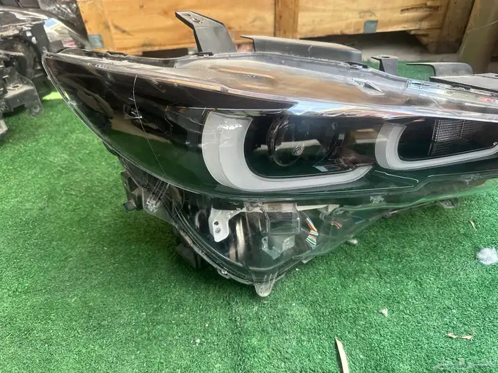 شمعه يمين مازدا cx52023 اصلي وكاله 2