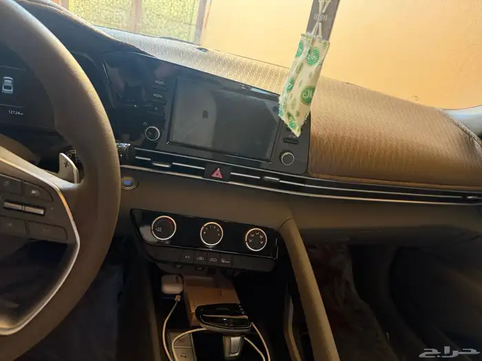 إلنترا موديل 25 ابيض سقف اسود بدون فتحه 3