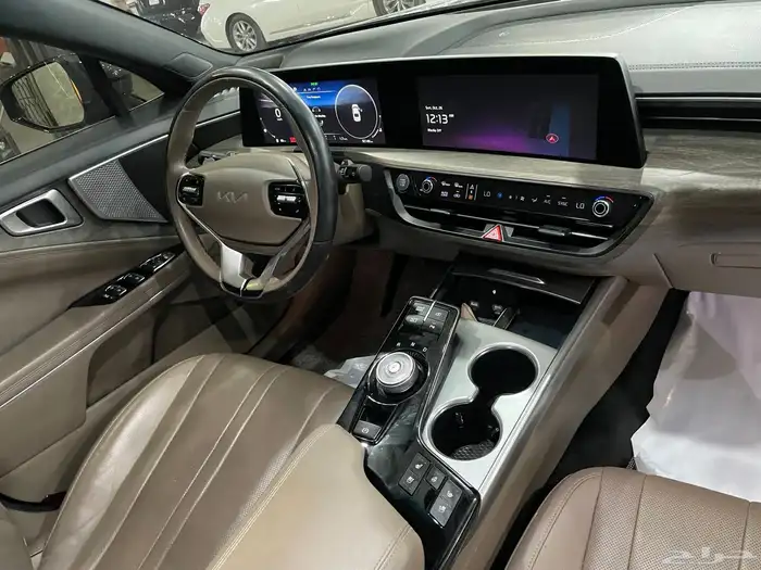 كيا كي 8 موديل 2022 نص فل 11