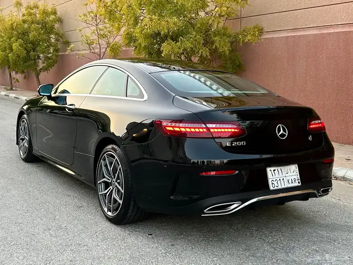 مرسيدس E-Coupe جفالي على الضمان ممشى قليل 4