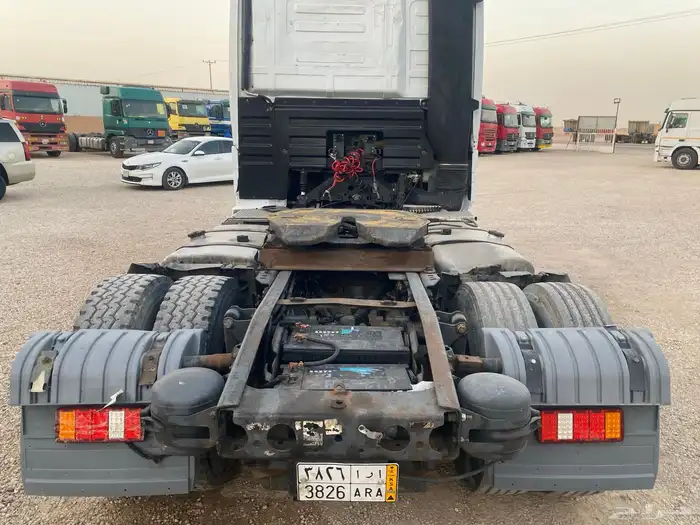 للبيع راس أكتروس 2006 ميقا سبيس نقل عام 4