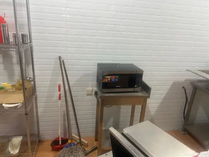 ثلاجه اندر كاونتر جريل عدد 2 ثلاثه طاوله 2