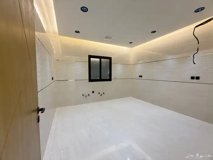 ادوار متكرره فاخره للبيع بحي الشاطي بمساحات كبيره 6