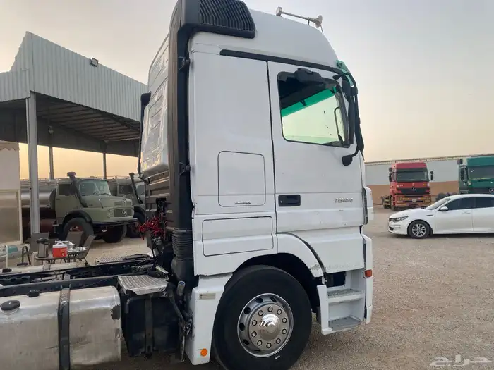 للبيع راس أكتروس 2006 ميقا سبيس نقل عام 2