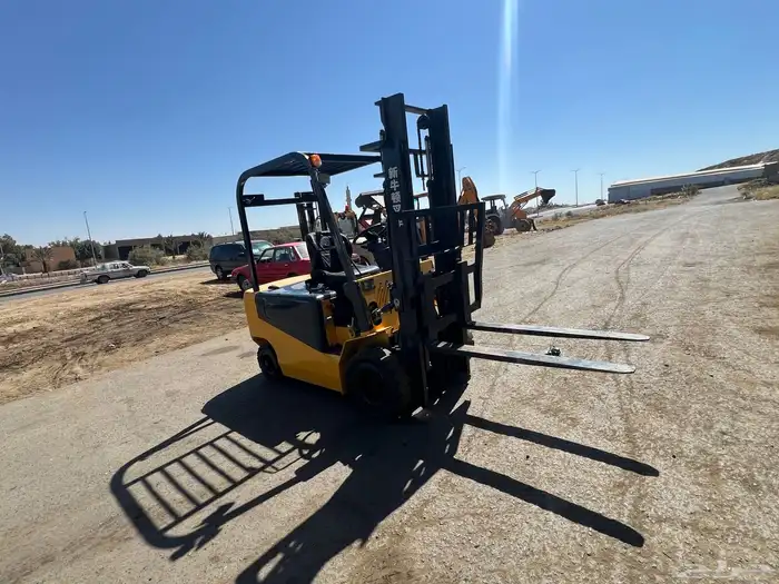 ELECTRIC FORKLIFT MODEL 20201 capacity 2 ton 3