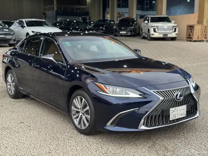 لكزس ES 300h AH 2021 1